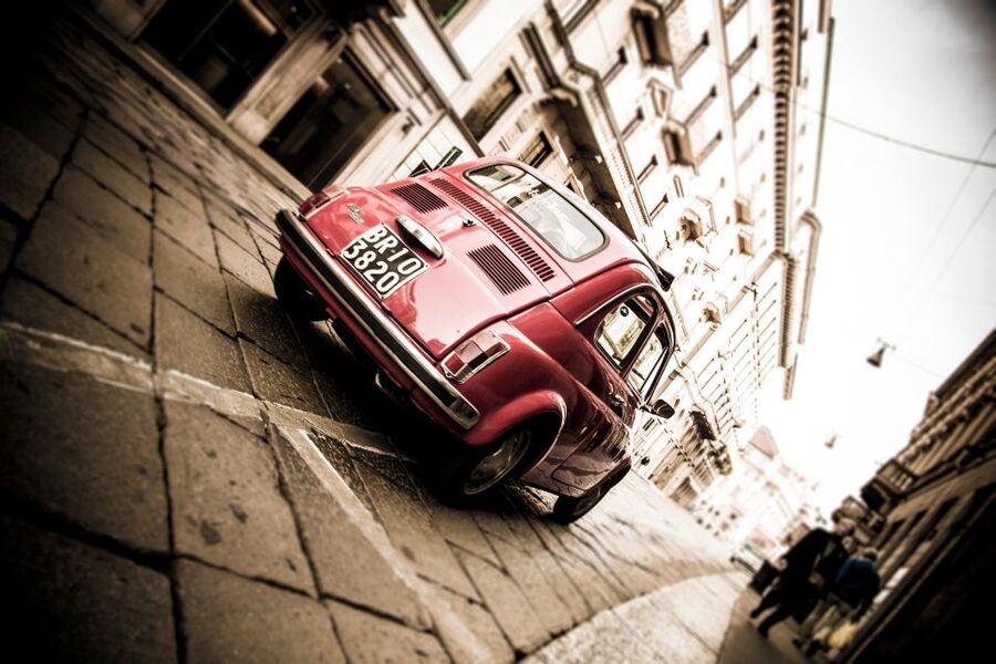 Milan: Slow Tour by Vintage Red Fiat 500 (1 hour, 1 stop) - Sforzesco, Villa Reale, Teatro alla Scala, and the Duomo angle