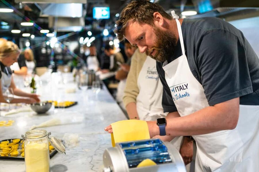 Milan: Small-group Pasta & Gelato Class with Unlimited Wine - Gelato Workshop: From Ingredients to Creamy Texture