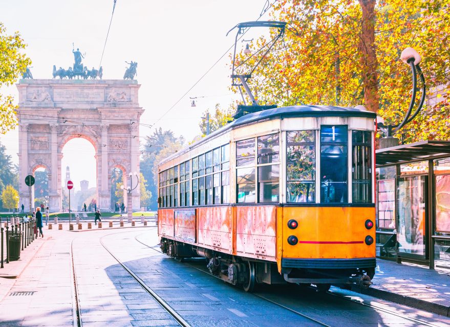 Milan: small group walking tour of the Duomo and city centre - Brera District on foot, why the guide time matters
