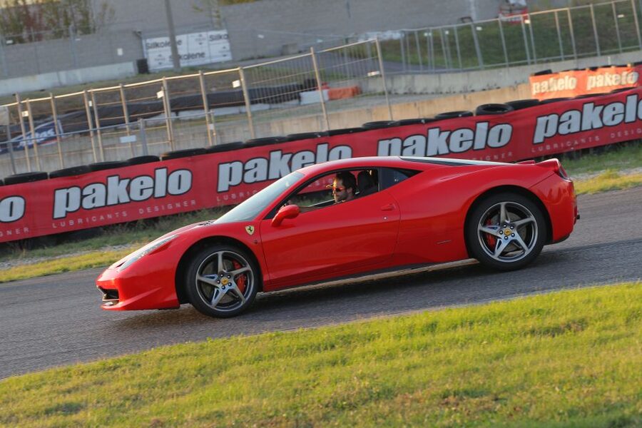 Milan: Test Drive a Ferrari 458 on a Race Track with Video - Getting to the race track near Milan: what timing and transport look like