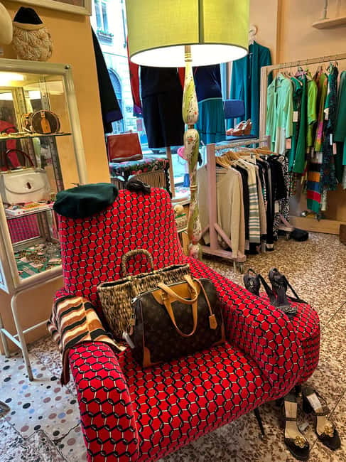 Milan: The Ultimate Vintage Shopping Guide - Key Points You Get With This Milan Vintage Shopping Guide