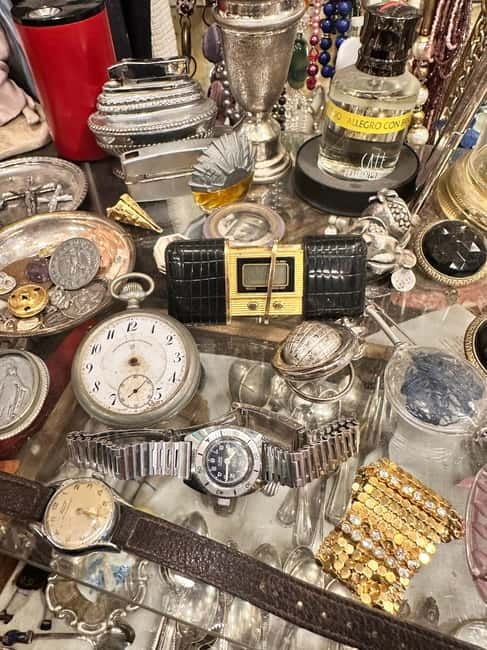 Milan: The Ultimate Vintage Shopping Guide - Vintage Clothing in Milan: Better Finds Through Local Route Planning