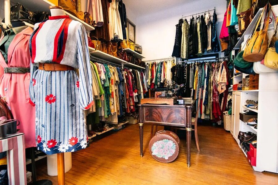 Milan: Vintage Shopping Tour - Milan Vintage Shopping Tour: Your Guided Walk Through Designer Style