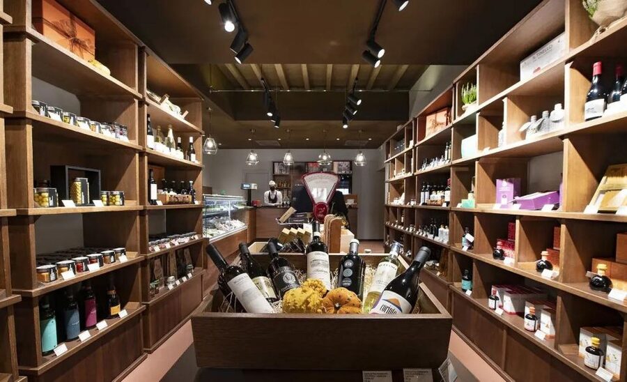 Milan Wine Tasting Aperitivo - What this Milan wine tasting aperitivo is really like