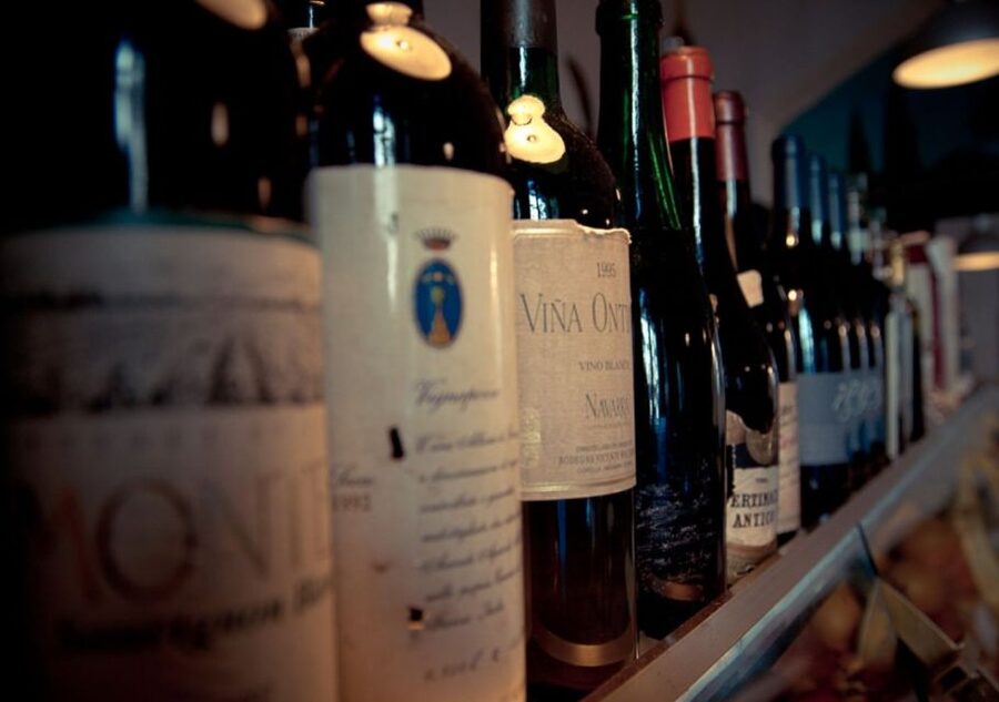 Milan Wine Tasting Experience - The 3-wine flight and exactly what they pair with