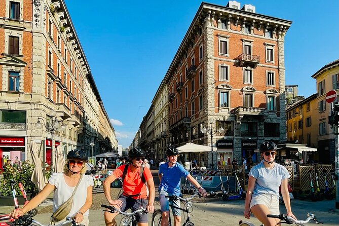 Miles and smiles /// Milan's ride - Through Cadorna and Sant’Ambrogio, Then Toward Darsena