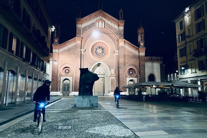 Miles and smiles /// Milan's ride - San Lorenzo to Duomo: The Center-Stage Milan Moment