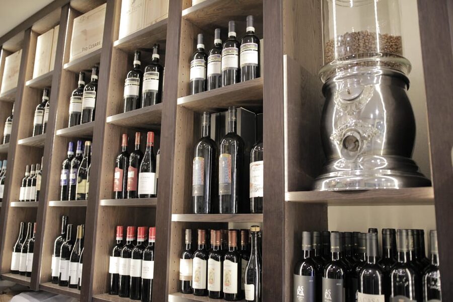 Piedmontese dinner in Milan all included - Your table starts with 5 Piedmont appetizer tastings