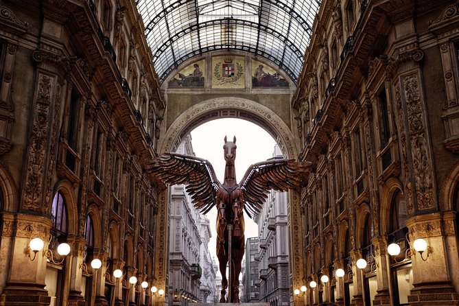 Private 4-Hour Walking Tour of Milan with private official tour guide - Duomo di Milano: the big moment that sets your bearings