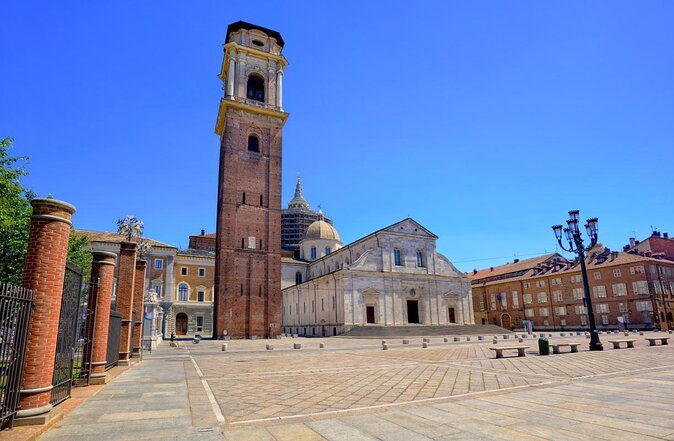 Private 8-hour Tour from Milan to Turin with Hotel pick-up and drop off - Private 8-hour Milan to Turin, with your hotel as the start line