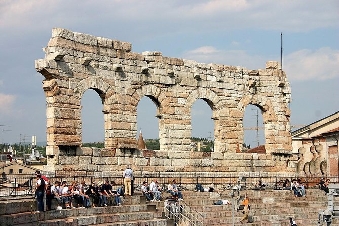Private 8-hour Tour to Verona from Milan - Casa di Giulietta: Shakespeare Fame Meets Real Medieval Structure