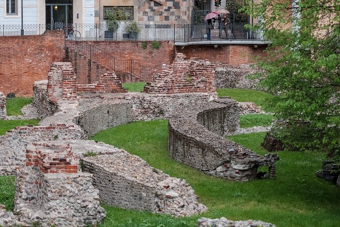 Private Milan Highlights Tour – Iconic Sights & Hidden Gems - Roman leftovers at Imperial Palace Maximian