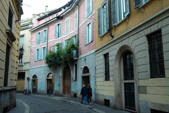 Private Milan Street Photography Walking Tour with an Artist - Practical details: comfort, transport, and filming-friendly energy