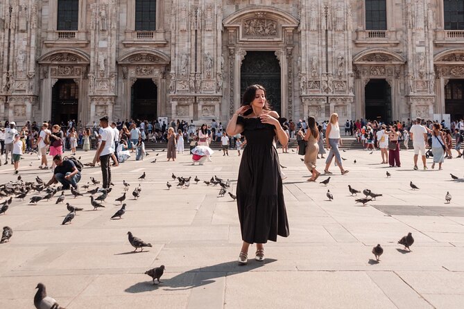 Private Photo Shoot in Milan - Piazza Gae Aulenti and City Life: the modern Milan finish