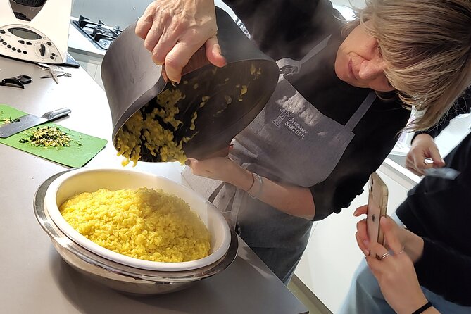 Private Tour and Cooking Class in Milano with a Milanese Family - Price of $205.67: what makes it feel worth it