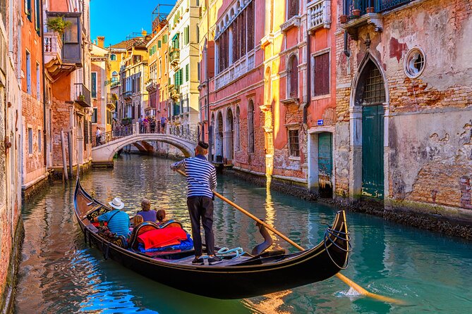 Private transfer from Milan to Venice, English speaking driver - Vehicle Size and Luggage Fit, From Sedans to Vans