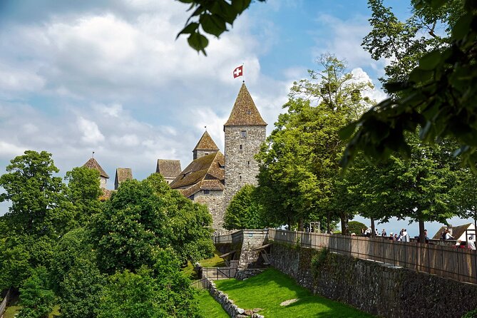 Private Transfer from Milan to Zurich with 2h Stop in Lucerne - Timing that affects your choices: 5 to 6 hours including travel