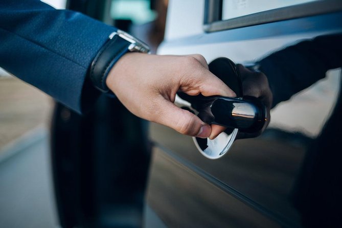 Private transfer: Milan Hotel to city of Florence Hotel - Arrival in Florence: Dropped at Your Hotel Door