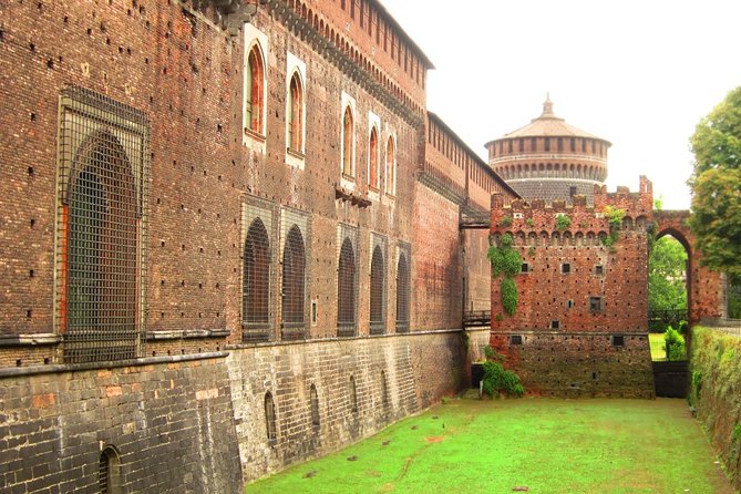 Sforza Castle and Michelangelo's Pietà Rondanini guided experience - Group size, headphones, and English: how it feels in real life