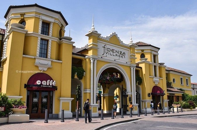Shooping Day Fidenza Village Outlet da Milano - Booking Timing: Why 46 Days Ahead Matters