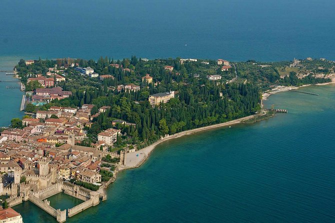 Sirmione & Verona, Lake Garda, tour from Milan - Scaligero Bridge and the Verona castle view, mostly from the outside