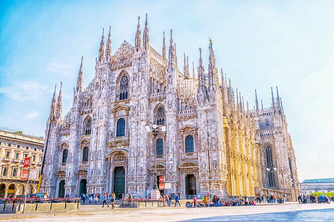 Skip-the-line Duomo Cathedral Private Tour & Rooftop Access - How the timing and pickup options affect your day