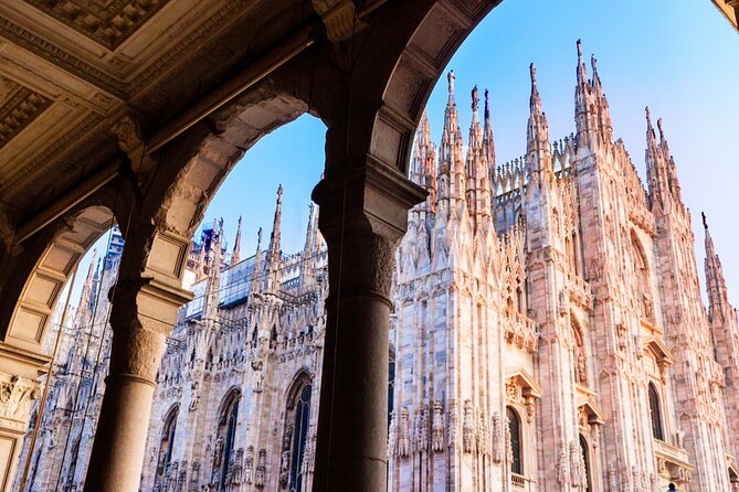 Sky-High Delights: Duomo Tour with Rooftop Adventure! - Meeting at Piazza del Duomo: how to avoid the stressful mismatch