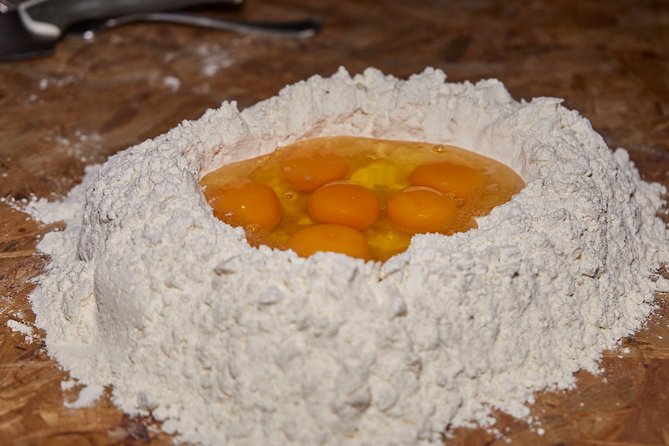Small Group Cozy Cooking Class in a Typical Milanese Home - Getting Oriented: Bell Alegi and Central Milan Time