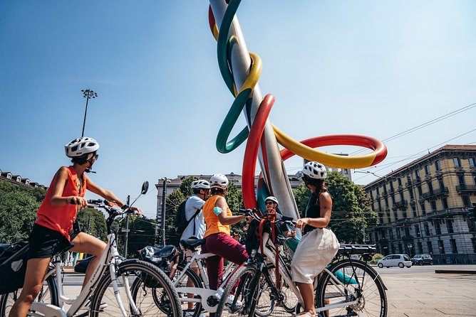 Small-group Milan Highlights e-Bike Tour - L.O.V.E., Piazza Affari, and Duomo square: the Milan icon sprint