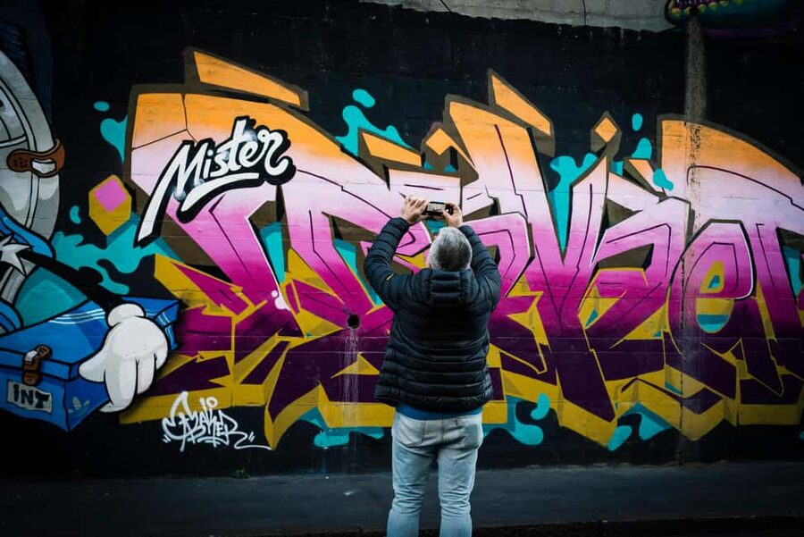 Street Art&Urban Vibes in Milan’s Most Exciting Rising Areas - Hug: closing in on the street-art story with final photo stops