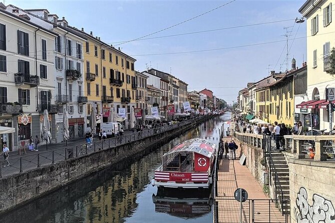 Sunset Navigli Boat Tour in Milan with Optional Aperitivo - What the boat can or cannot give you: crowding, audio, comfort