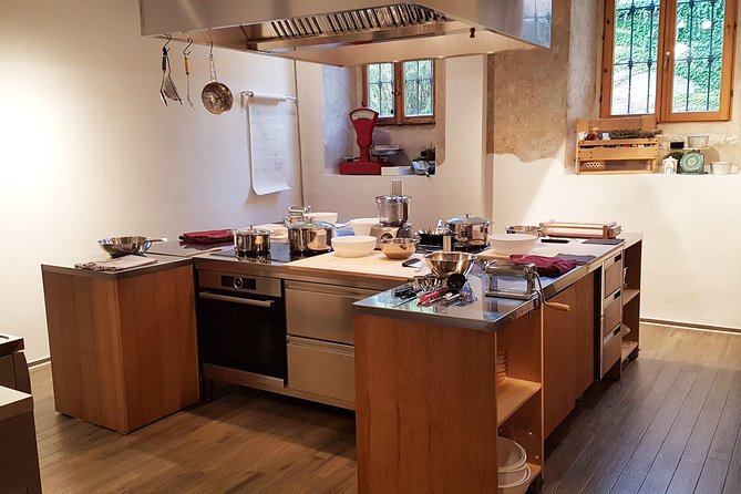 The Art of Making Pizza-Cooking Class in Unique Location with Italian Pizzachef - Drinks and Included Meal: What All-Inclusive Really Means