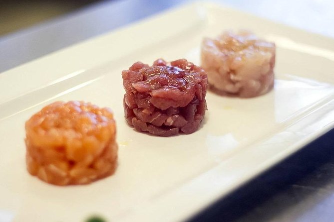 Unexpected Milan between canals, marbles and fresh fish - Getting oriented at P.za Ventiquattro Maggio (and what to expect)