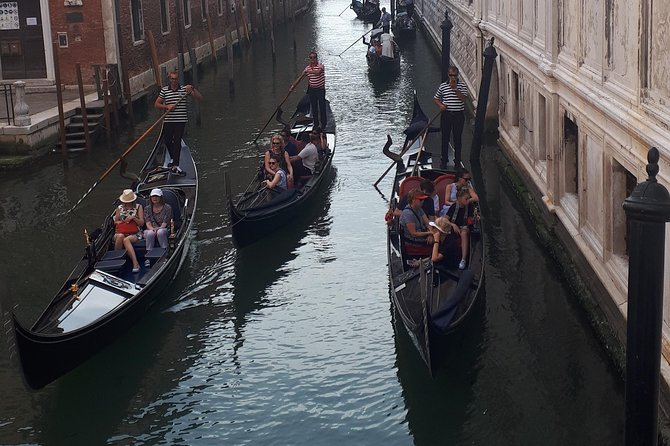 Venice Full Day tour from Milan by high speed train. Small Group - Lunch time and gondola planning, without the stress
