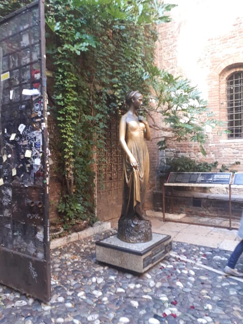 Visit of Verona and Lake Garda. Full day tour from Milan - From Milan to Verona on an Air-Conditioned Coach