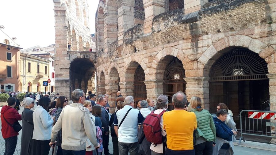 Visit of Verona and Lake Garda. Full day tour from Milan - Verona in Daylight: Juliet’s Balcony and the Arena