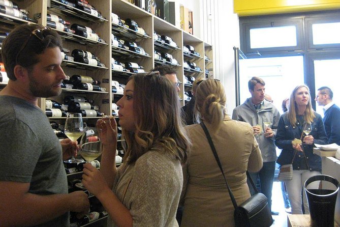 Wine Class and Tasting in Milan - Semi Private tour - Timing and meeting point: how to show up smoothly at 4:00 pm